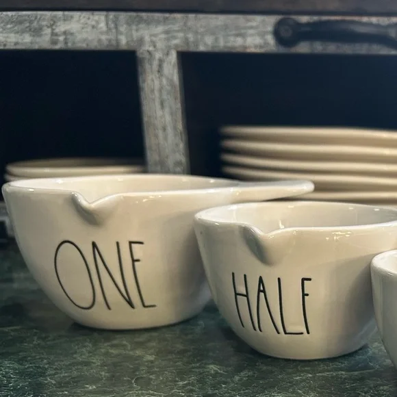 Rae Dunn Measuring Cups With Handle - Picture 3 of 6